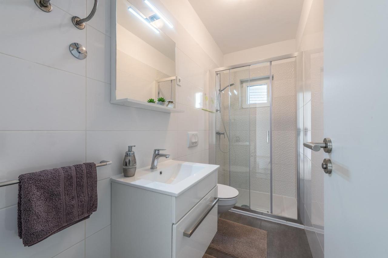Holiday Home Bajlo Apartment With Three Bedrooms Zadar Eksteriør bilde