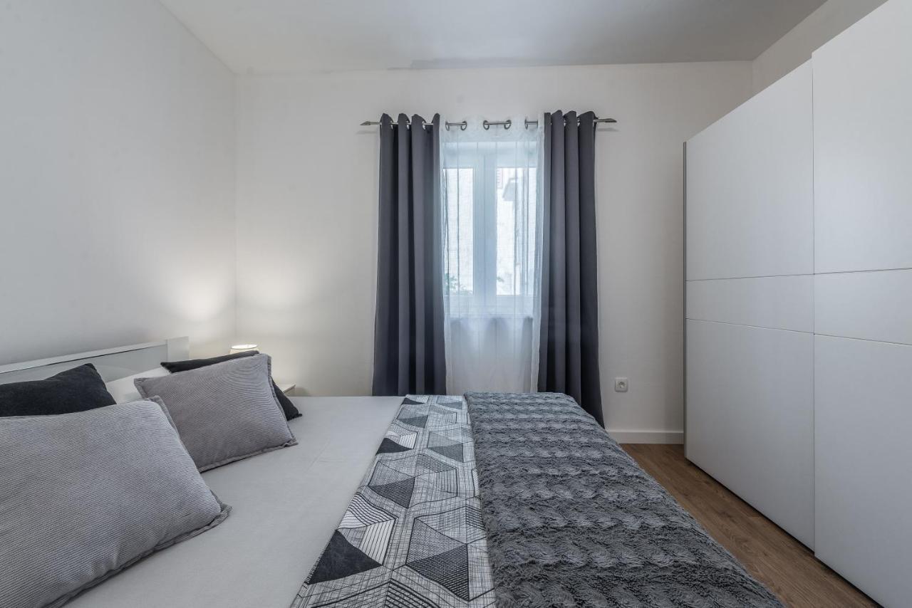 Holiday Home Bajlo Apartment With Three Bedrooms Zadar Eksteriør bilde